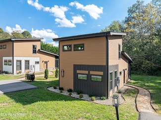 984 Goose Gap Rd, Sevierville, TN 37876