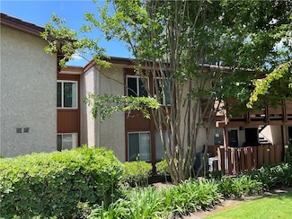 3719 Country Club Dr Unit 8, Long Beach, CA 90807
