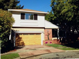 900 Rose Ct, Burlingame, CA 94010