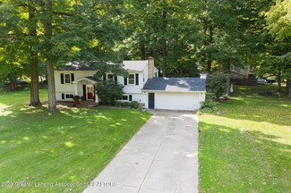 13145 E Melody Rd, Grand Ledge, MI 48837