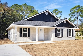 9764 Wilkerson Cir, Moss Point, MS 39562