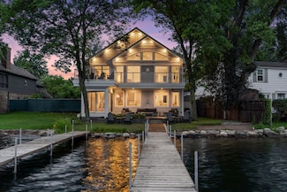 2807 McKenzie Point Rd, Wayzata, MN 55391