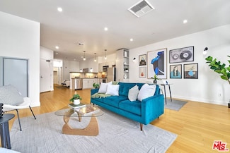 3810 Wilshire Blvd Unit 402, Los Angeles, CA 90010