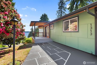 1313 Colchester Dr SE, Port Orchard, WA 98366
