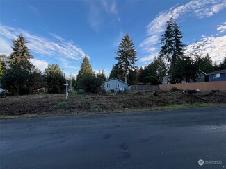 7650 Sandy Way NE, Poulsbo, WA 98370