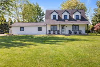 7110 Darrow Rd, Huron, OH 44839