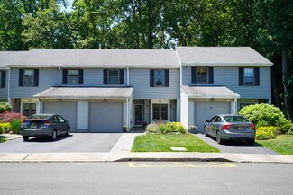 74 Horseshoe Ct, Oceanport, NJ 07757