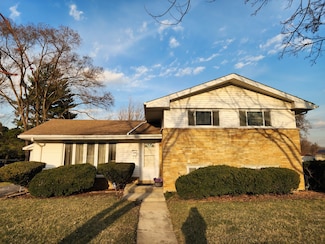 319 Serena Dr, Chicago Heights, IL 60411