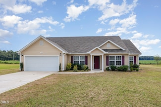 87 Cedar Lake Ln, Clinton, NC 28328