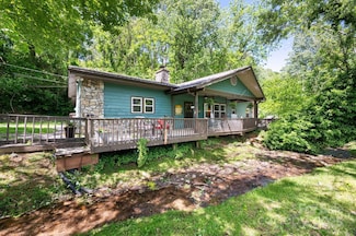 104 Riddle Cove Rd, Maggie Valley, NC 28751