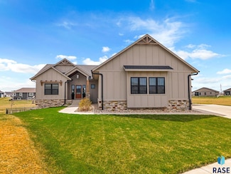 213 Central Park Ct, Harrisburg, SD 57032