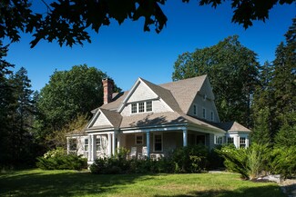 769 Cross Point Rd, Edgecomb, ME 04556