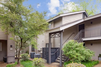 1824 Crossflower Cove Unit 94, Germantown, TN 38138