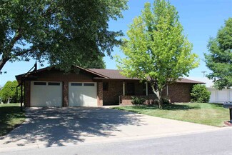 104 Walnut St, Moundridge, KS 67107