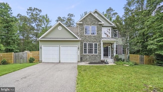 126 Lake Shore Dr, Pasadena, MD 21122