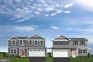 668 Raeann Dr, Greencastle, PA 17225