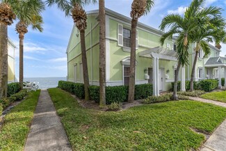 4742 Coquina Key Dr SE, Saint Petersburg, FL 33705