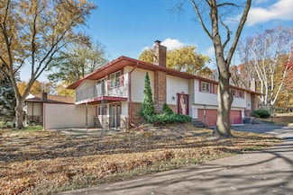 3622 Garden Blvd N, Saint Paul, MN 55128