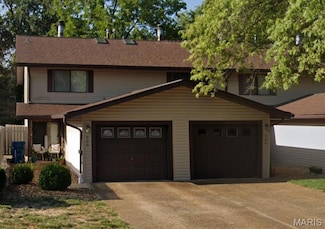 900 Westwood Rd, Maryville, IL 62062