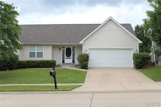 425 Valley Oaks Dr, Wentzville, MO 63385