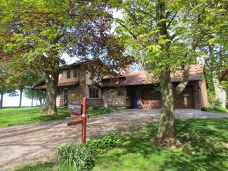 895 County Line Rd, Lyndonville, NY 14098