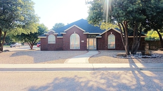 301 Robin Rd, Dumas, TX 79029