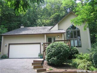 18 Pittman Ln, Syracuse, NY 13224