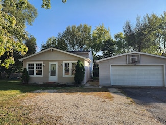 905 Buena Vista Dr, Round Lake Beach, IL 60073