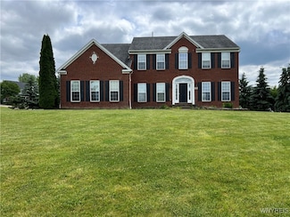 7245 Edgewater Cir, North Tonawanda, NY 14120