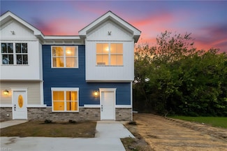 1012 Oldwood St, Chesapeake, VA 23324