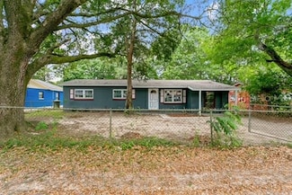7811 Castlegate Dr, Pensacola, FL 32534