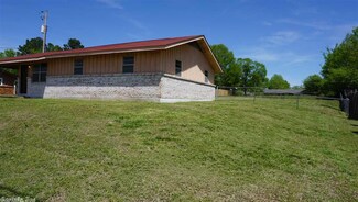 626 Lakeshore St, Glenwood, AR 71943