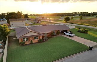 713 1st St, Fort Cobb, OK 73038