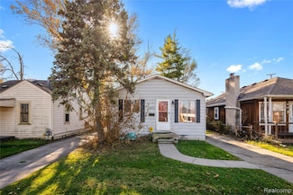 20842 Ridgemont Rd, Harper Woods, MI 48225