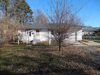 307 Blaine St, Leaf River, IL 61047