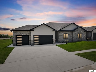 7949 Ponce Dr, Lincoln, NE 68516