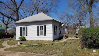 834 W 8th St, Junction City, KS 66441