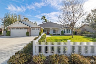 7108 Saint Andrews Dr, Bakersfield, CA 93309