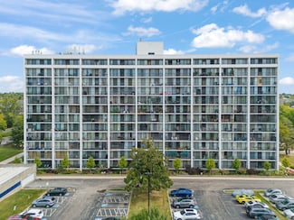 2005 S Finley Rd Unit 901, Lombard, IL 60148