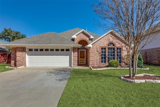 819 Huebner Way, Burleson, TX 76028