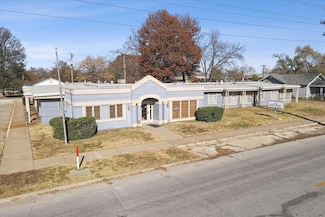 720 W 1st St, Coffeyville, KS 67337