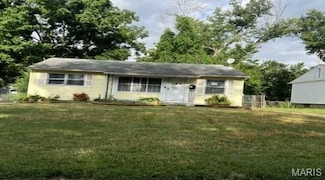 9747 Millburn Dr, Saint Louis, MO 63136