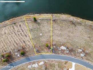 150 Sycamore Lakes Dr, Wallace, NC 28466