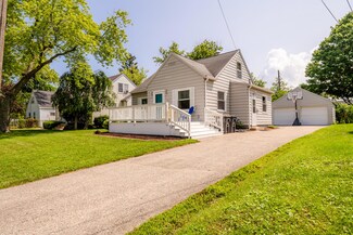 2623 Botham Ct, Saint Joseph, MI 49085