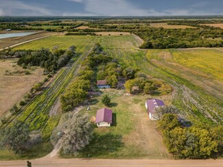 8745 91st Rd, Winfield, KS 67156