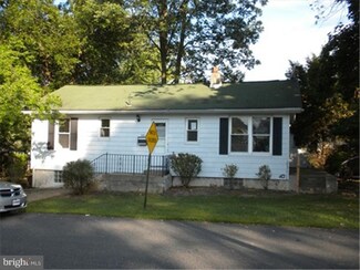 901 Amosland Rd, Morton, PA 19070