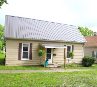 319 W Vine St, Mitchell, IN 47446