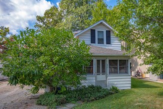 12337 N Kings Dr, Syracuse, IN 46567