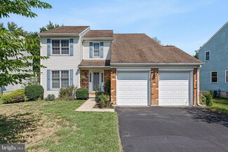 12 Country Hills Dr, Newark, DE 19711