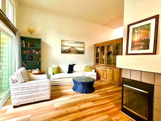 867 Portola Rd, Ventura, CA 93003